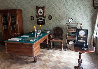 Dostoevsky’s-flat.